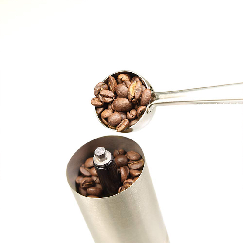Rostfri stål, sladdlös manuell Kaffe Grinder Conical Burr Hand Coffee Bean Grinder med Measuring Brush Spoon